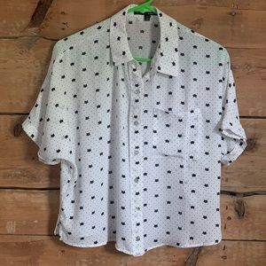 Black and white kitty cat print shirt